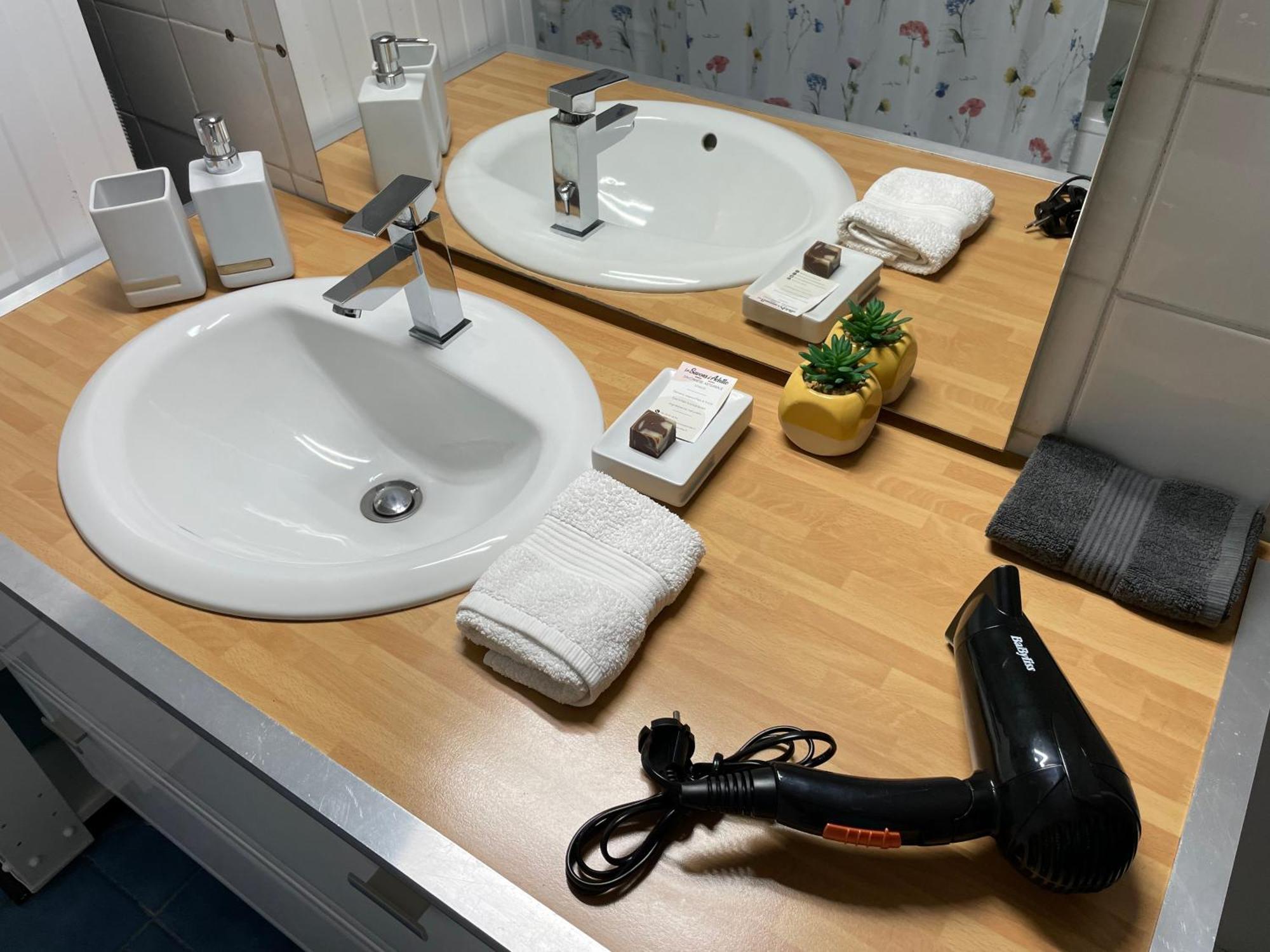 Maison De Jardin - Confort, Commodite, Bien Equipe Livarot-Pays-d'Auge Dış mekan fotoğraf